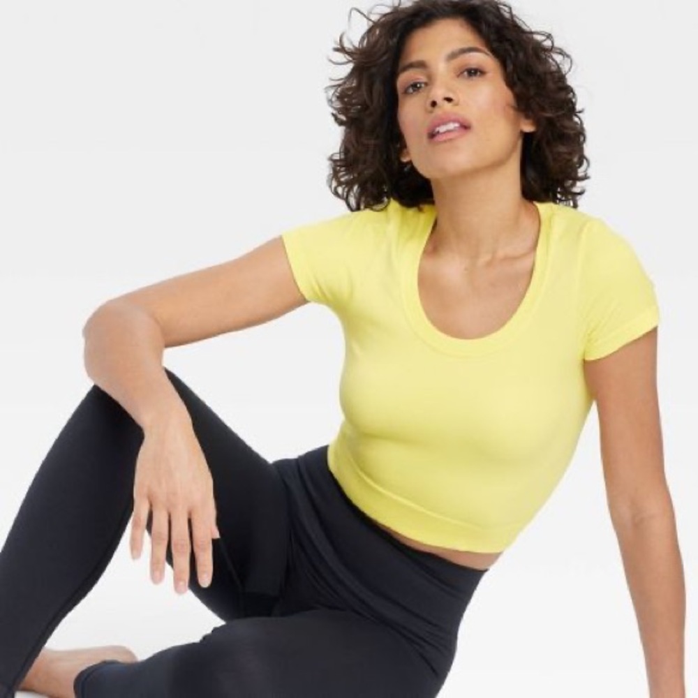 All In Motion Women's Seamless Cropped Short Sleeve Top XS